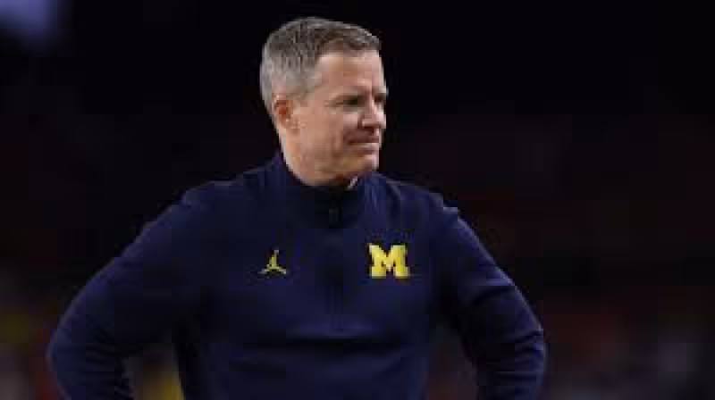 Sources: May informs Michigan he's not pursuing other jobs