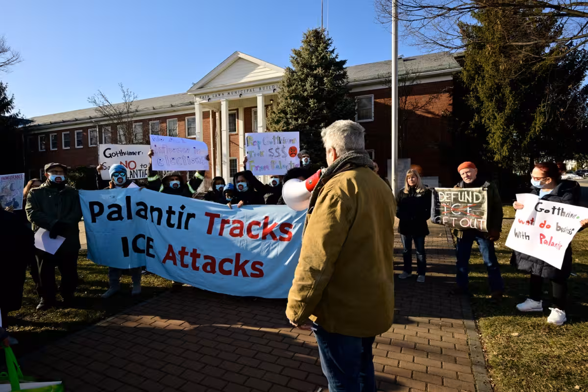 Pltr Stock Seen Reaching $225 by Early 2027 as AI Demand Swells