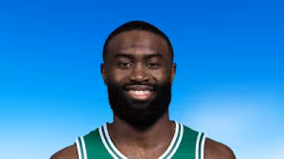 Derrick White can reach rare 100-block, 200-three season at Madison Square Garden