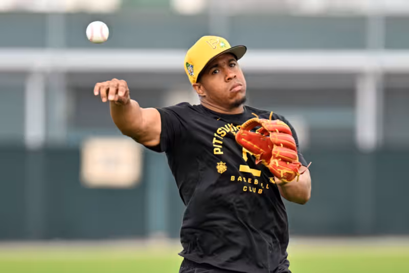 Pirates Outright Enmanuel Valdez