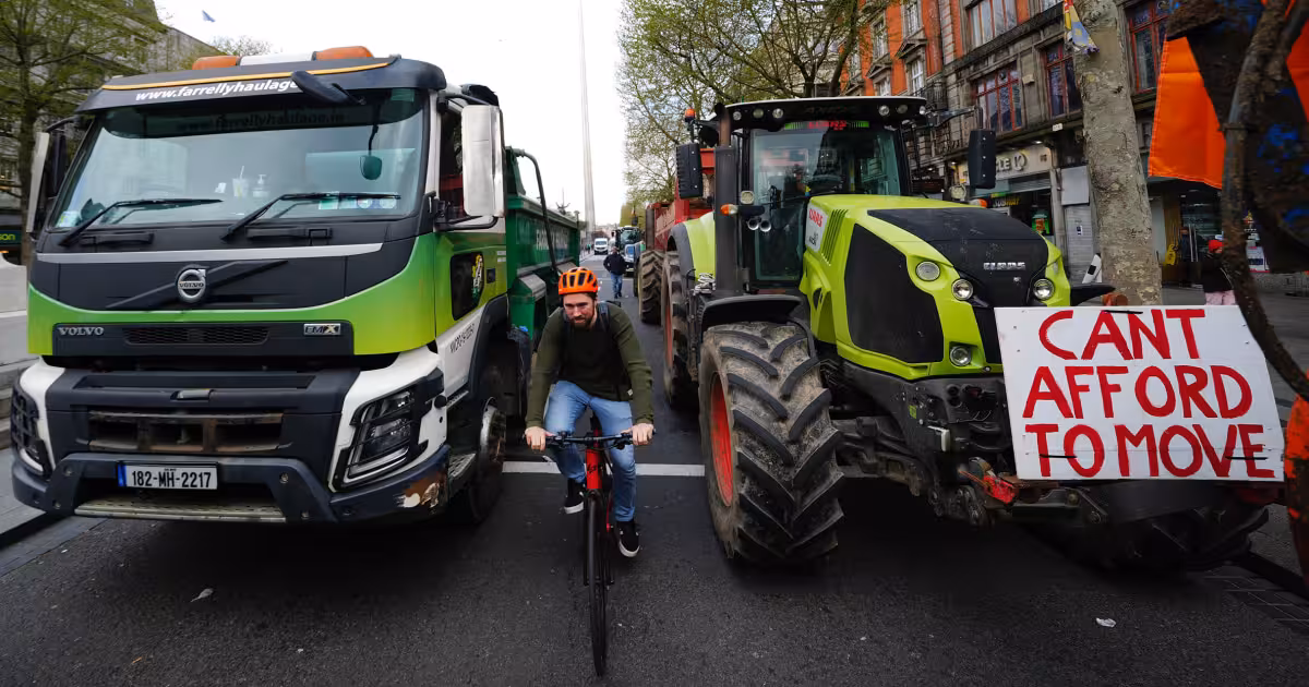 Ireland blocks on motorways deepen as government warns of fuel supply risk