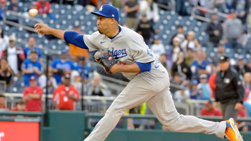 Dodgers' Edwin Diaz Wears Brimless Hat in Photo, Says Tanner Scott Started Trend