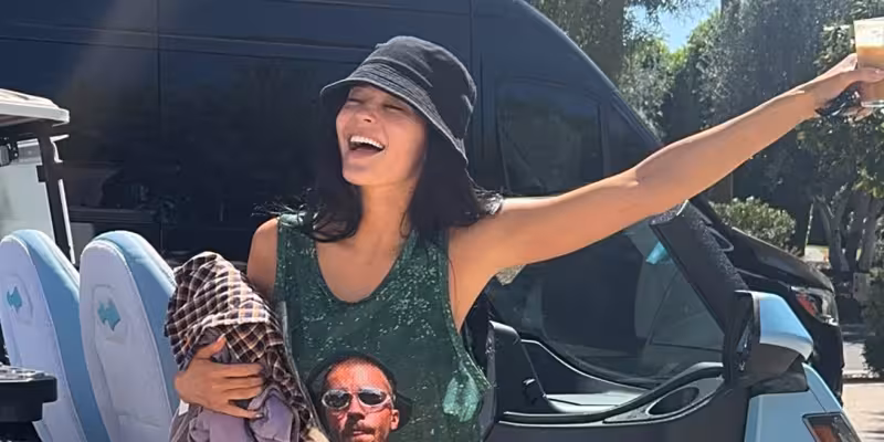 Kylie Jenner Dressed Like the Ultimate Belieber Ahead of Justin Bieber’s Coachella Performance