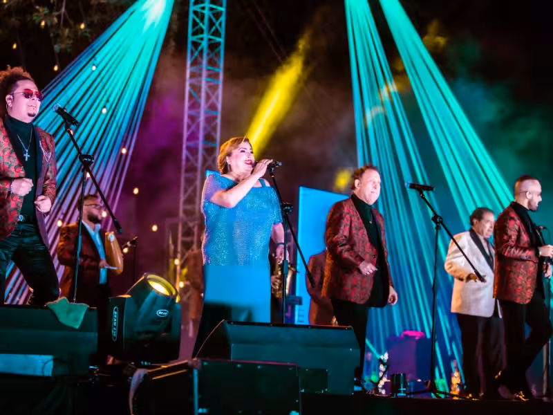 Hoy debutan Los Hermanos Flores en Coachella