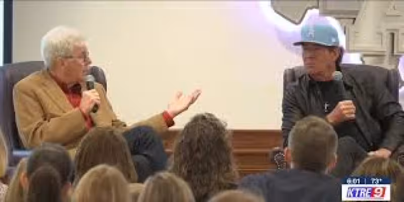 Dennis Quaid shares desire to make Texas a film capital at Nacogdoches summit