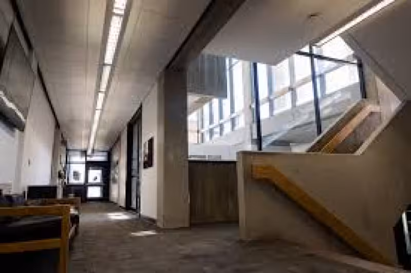 Hampshire College announces transition to closure