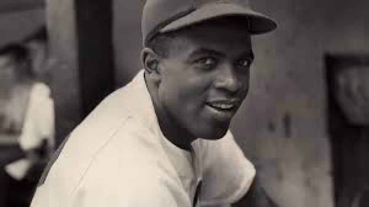 Jackie Robinson rookie card debate splits collectors over 1948 Leaf