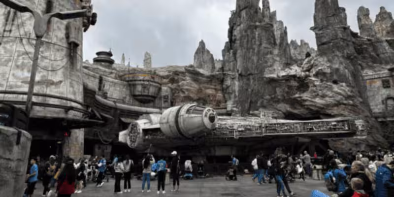 Guests Notified: Disneyland Resort Issues 3-Day Mandatory Star Wars Closure
