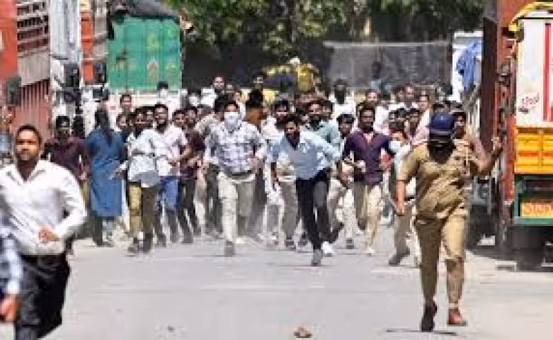 'Failed State' vs 'Pak Conspiracy': Noida Workers' Protest Trigger Political Row