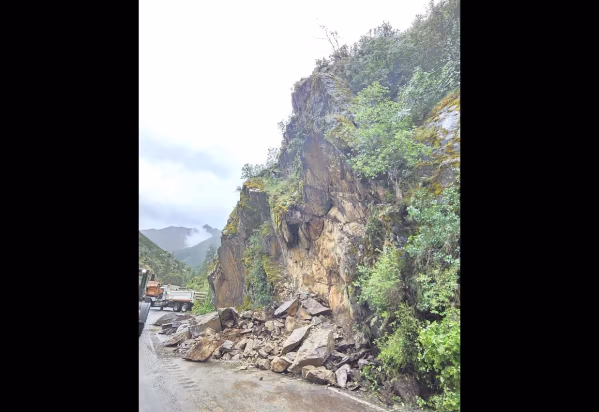 Yosemite Highway 140 Closure Blocks Access After Sunday Rockslides