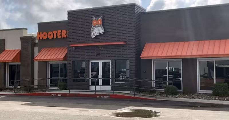 Corpus Christi Hooters location closes permanently as the national chain navigates Chapter 11 bankruptcy