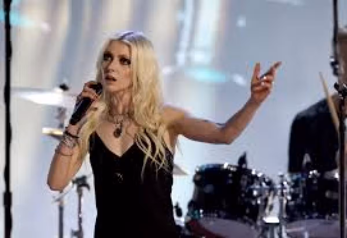 Taylor Momsen says spider bite sent her to hospital on AC/DC tour