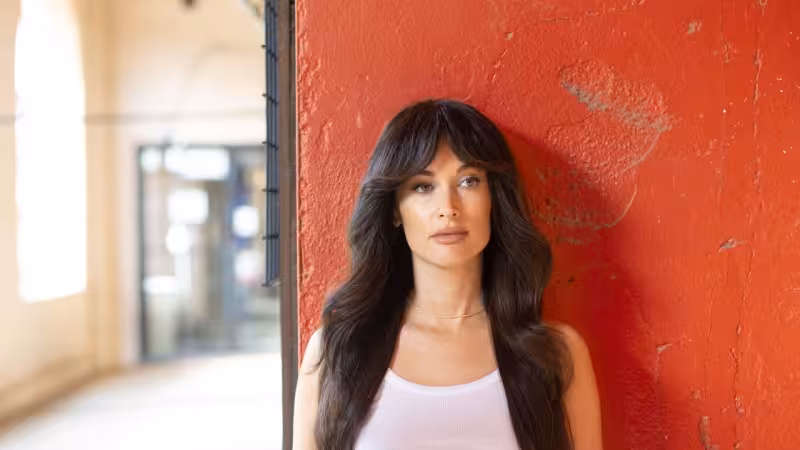 Kacey Musgraves returns to the stage after rhinoplasty speech recovery
