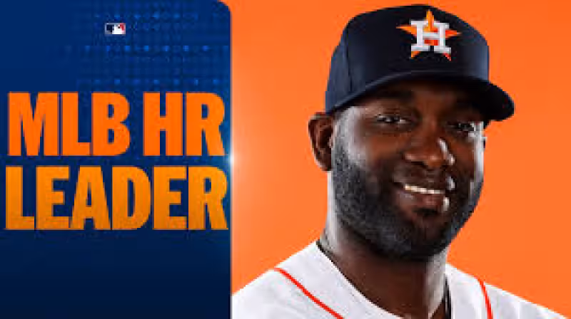 Yordan Alvarez's solo homer (9)