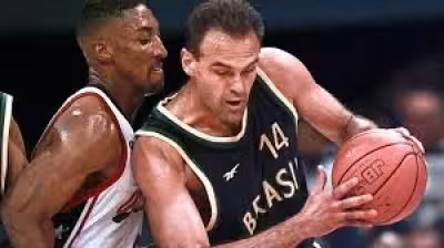 Larry Bird remembers Oscar Schmidt as basketball great after death at 68