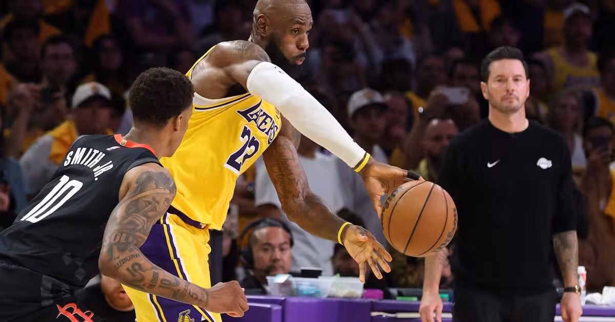 Nba Lakers survive 20 turnovers and beat Rockets in Game 1