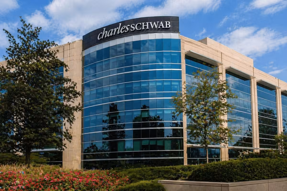 Schd Etf Dividend Yield Holds Near Peak as Inflows Keep Building