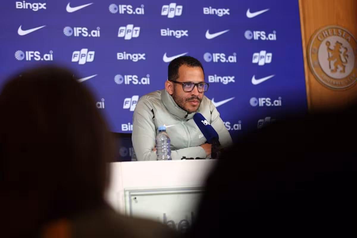 Cole Palmer starts as Chelsea recall Enzo Fernández for Manchester United test