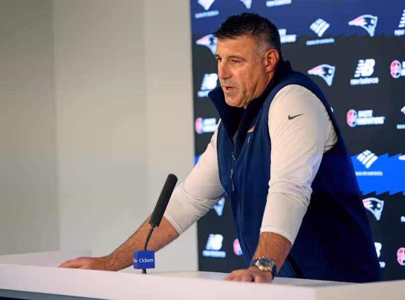Mike Vrabel Dianna Russini Photos fuel questions after resort images