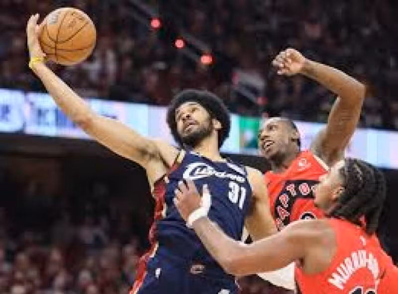 Dean Wade stifles Brandon Ingram as Cavaliers take 2-0 series lead