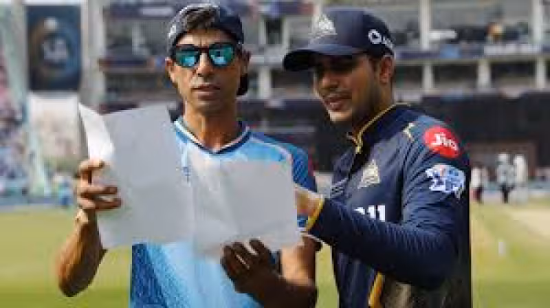 Bethell in for Salt as RCB bowl; GT bring in Holder