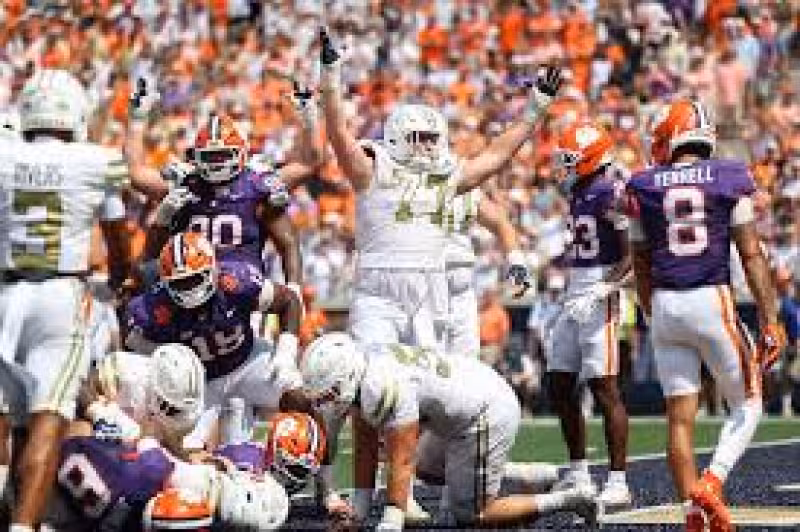 Keylan Rutledge goes 26th overall as Texans trade up for guard