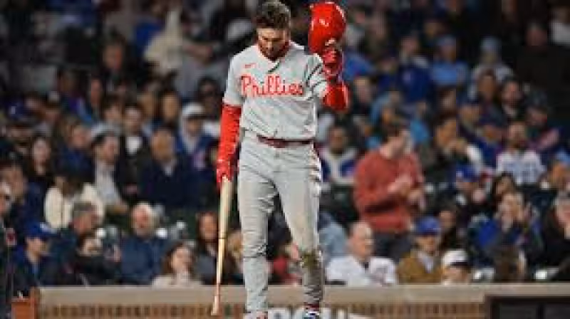 Michael Busch powers Cubs past Phillies 7-2 for eighth straight win