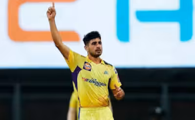 Mukesh Choudhary and the black armbands at CSK vs MI in IPL 2026