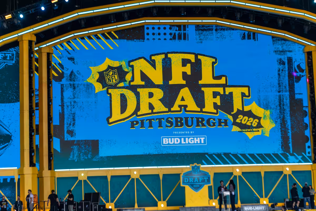 Patriots Trade Back to No. 31 as 2026 NFL Draft Opens in Pittsburgh