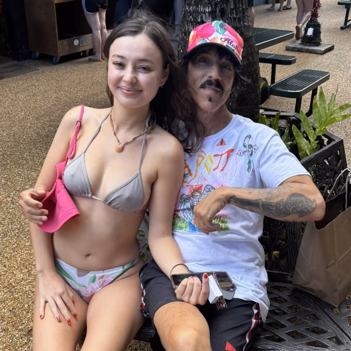 Eileen Kelly writes about dating Anthony Kiedis, 33 years her senior