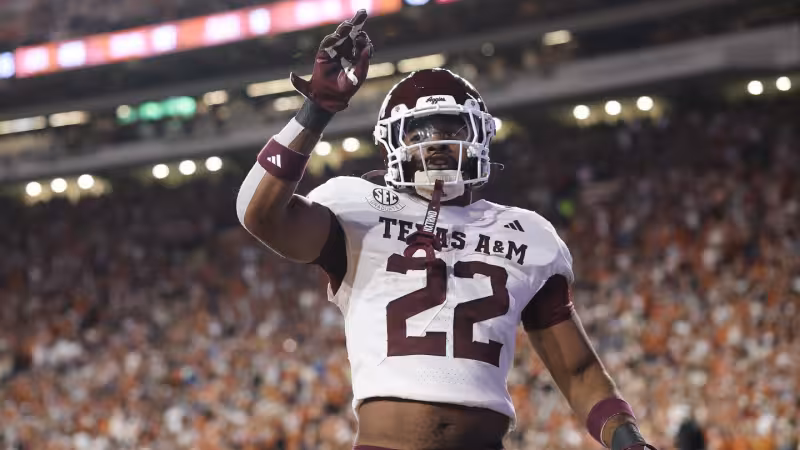 Texas A&M RB E.J. Smith, son of Emmitt, to sign with Chiefs