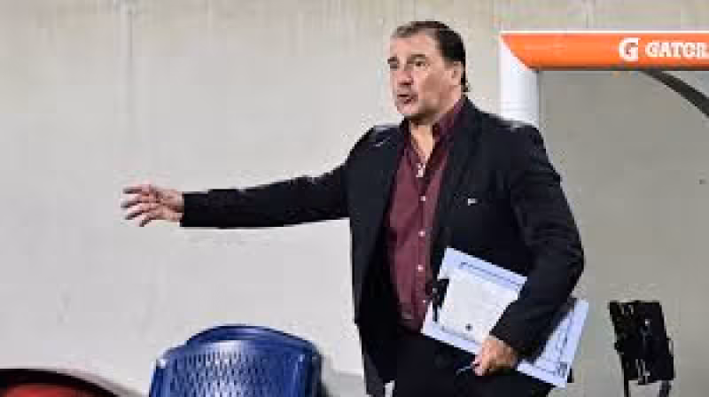 Lorenzo en acción: inició gira internacional para evaluar jugadores de Selección Colombia