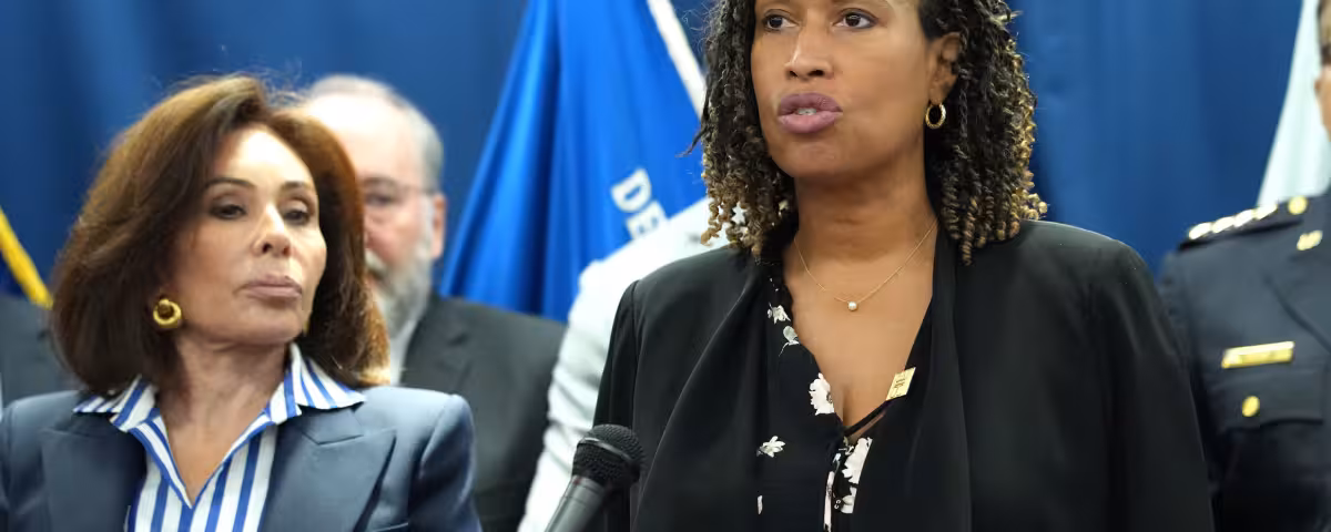 Muriel Bowser backs domestic violence bill aimed at tougher penalties