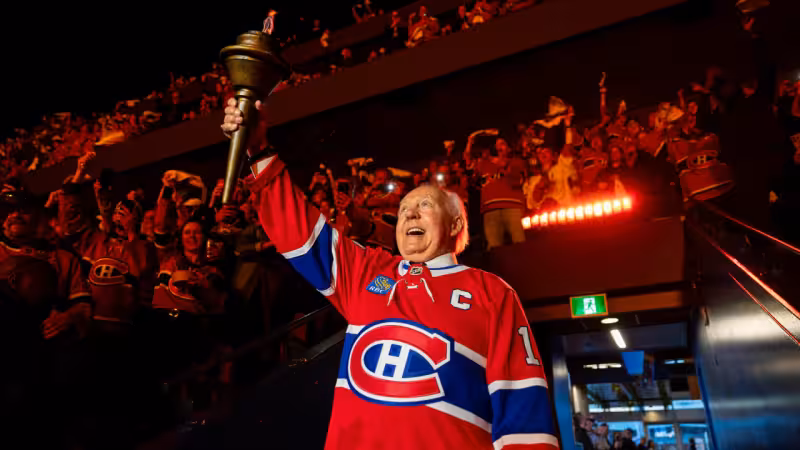 Yvan Cournoyer fires up the Bell Centre | Montréal Canadiens