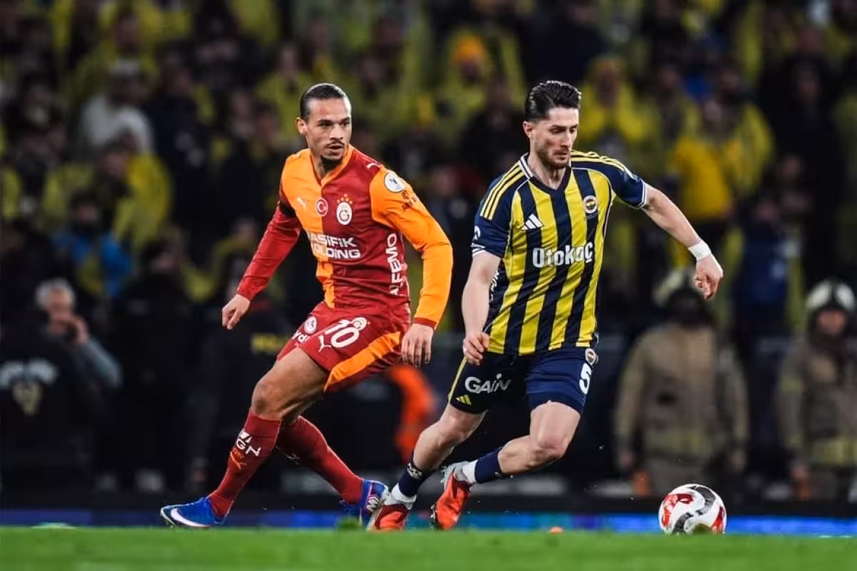 Galatasaray - Fenerbahçe derby sets up title swing with 4-point gap