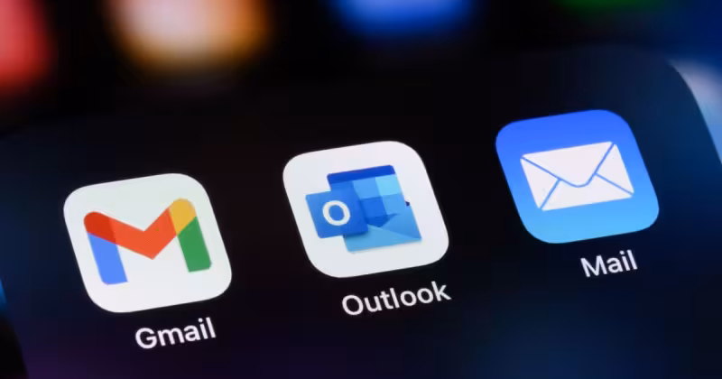 Outlook down LIVE as Microsoft users report issues with accounts