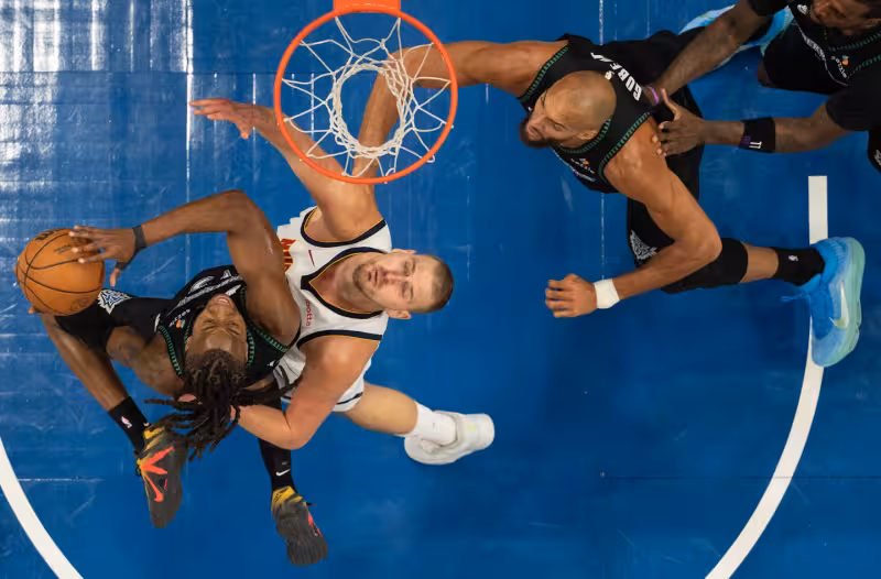 Analysis: How a ‘somber’ halftime refocused Wolves in Game 4