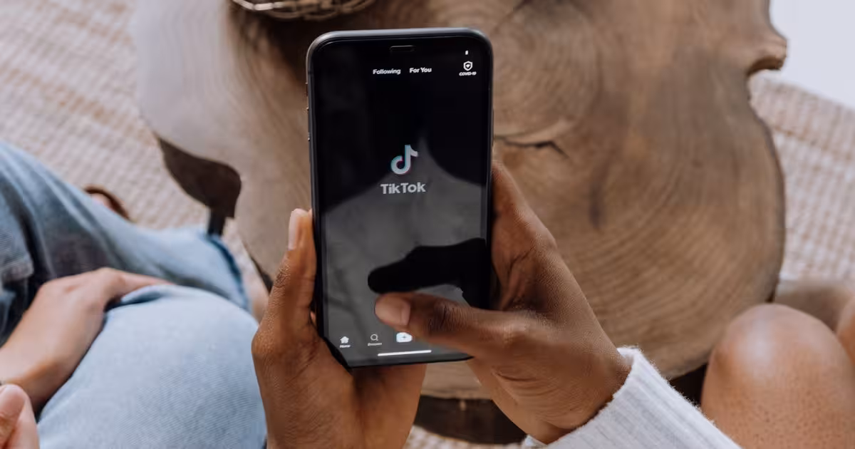 Alex Cooper Calls Out Alix Earle Amid Feud Over Unwell Split