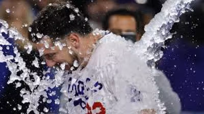 Kyle Tucker collects first walk-off hit with Dodgers