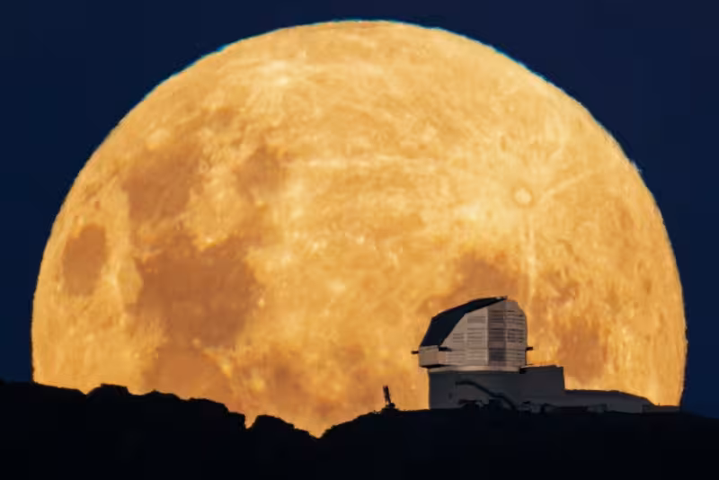 See A Brilliant Full ‘Flower Moon’ Rise: The Night Sky This Week