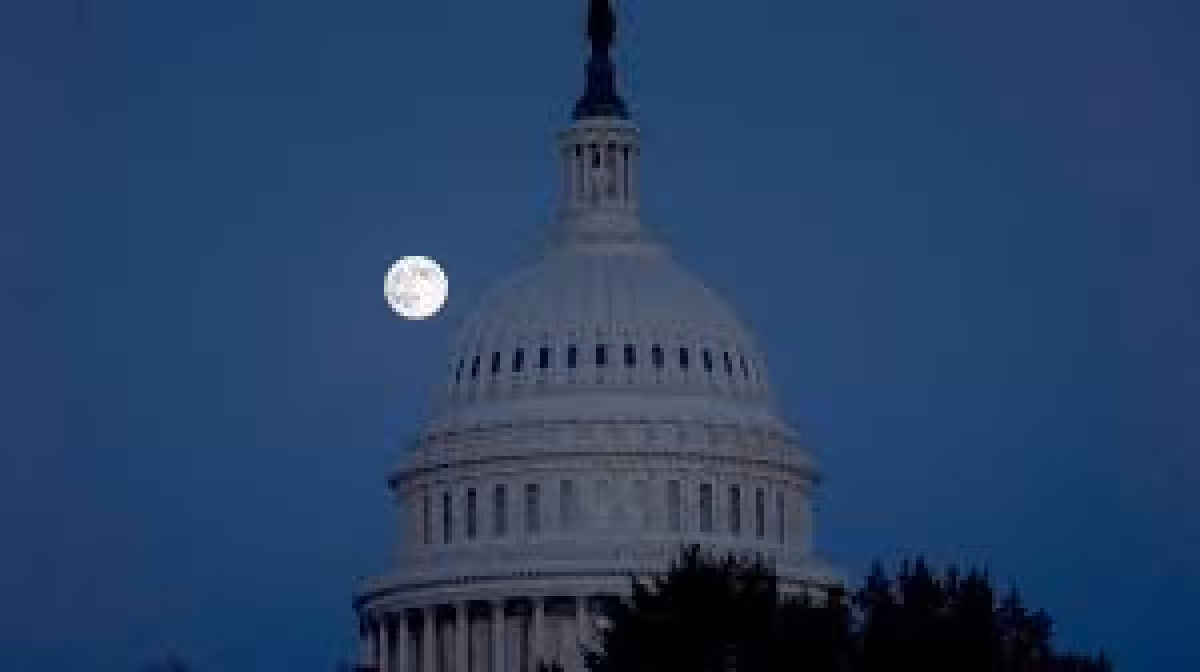 May 2026 Blue Moon watch: Flower Moon rises Friday night