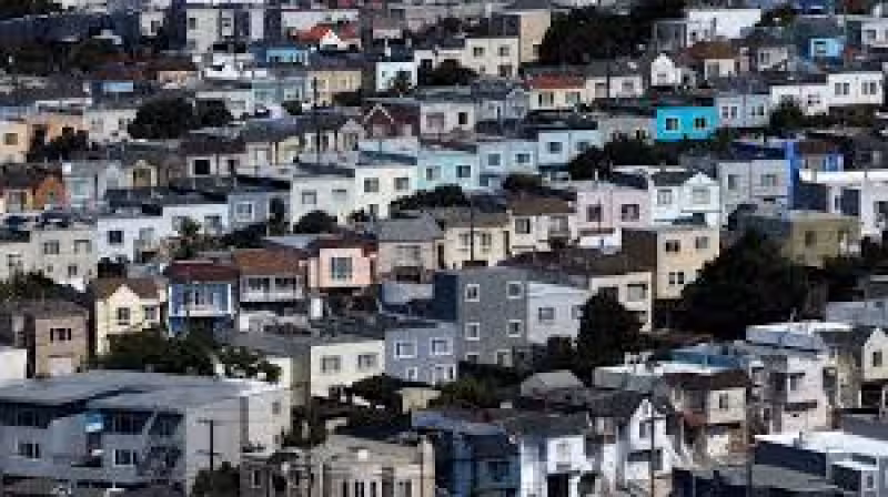 Mortgage rates surge to nearly four-week high as Iran headlines impact markets