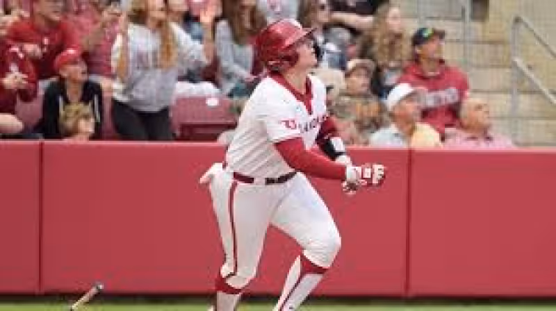 Oklahoma vs Texas A&M softball live updates: Score, highlights as Kendall Wells chases HR record