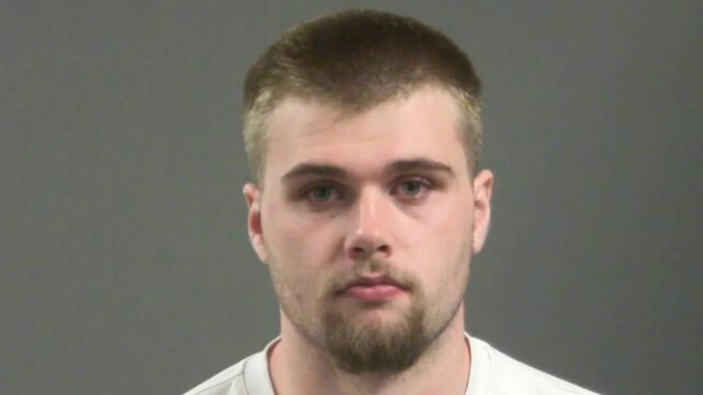 Drake Lindsey arrested on minor alcohol, fake ID charges in Arkansas