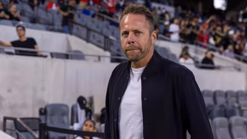 'Scandal': LAFC coach Dos Santos slams MLS schedule amid CCC hunt - ESPN