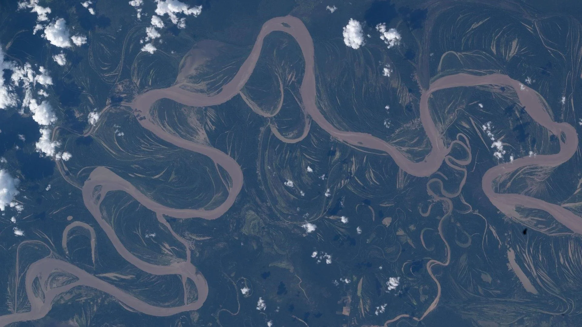 Nasa Picture Of The Day: Jessica Meir frames Peru's Ucayali River