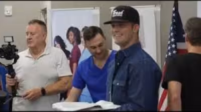 Parker Mccollum surprises nurses at Memorial Hermann The Woodlands Hospital