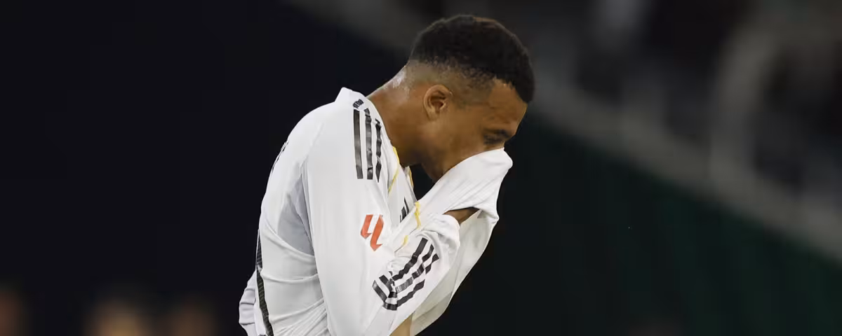 Mbappe spotted with Ester Expósito in Cagliari as Real Madrid faces title pressure
