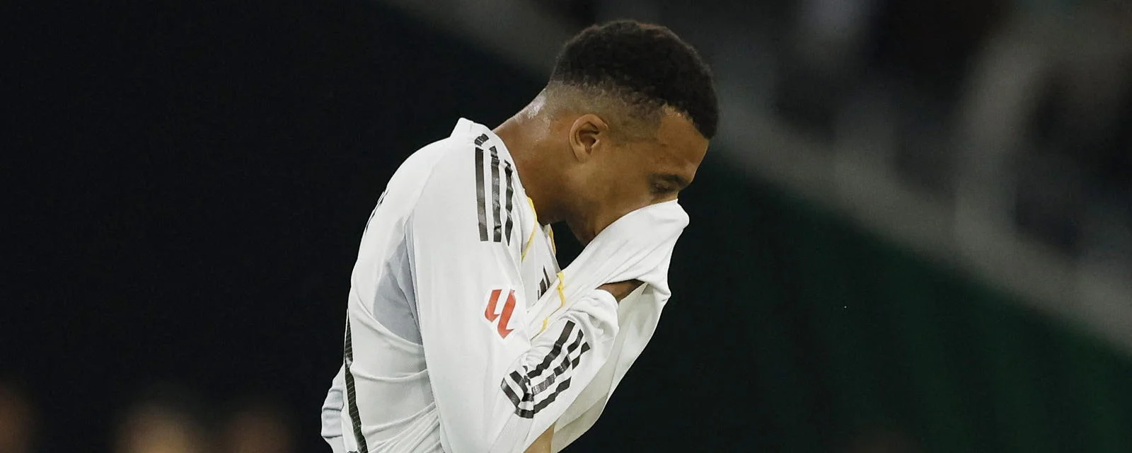 Mbappe spotted with Ester Expósito in Cagliari as Real Madrid faces title pressure
