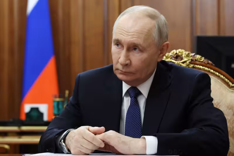 Russia tightens Putin security amid assassination fears as president retreats to bunkers - report - i24NEWS